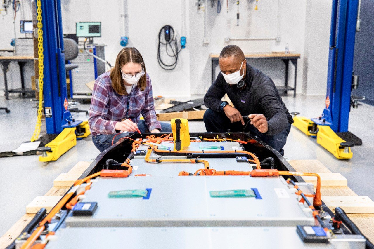 Ford está construindo um laboratório para desenvolver baterias
