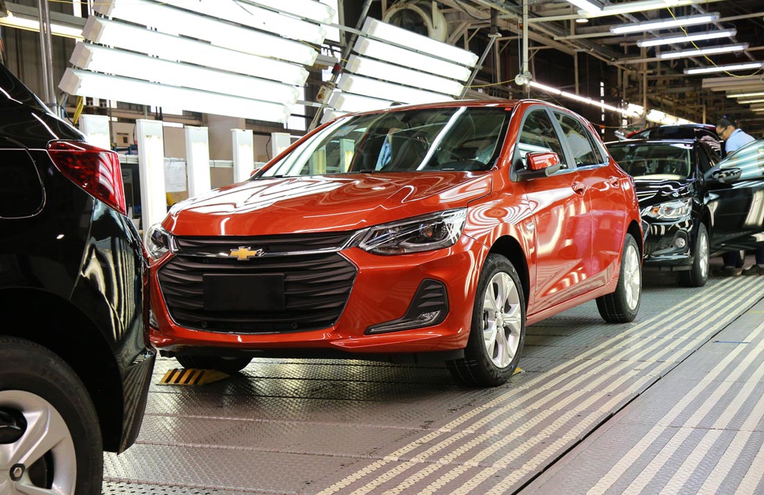 Falta de peças afetou produção da Chevrolet no Brasil